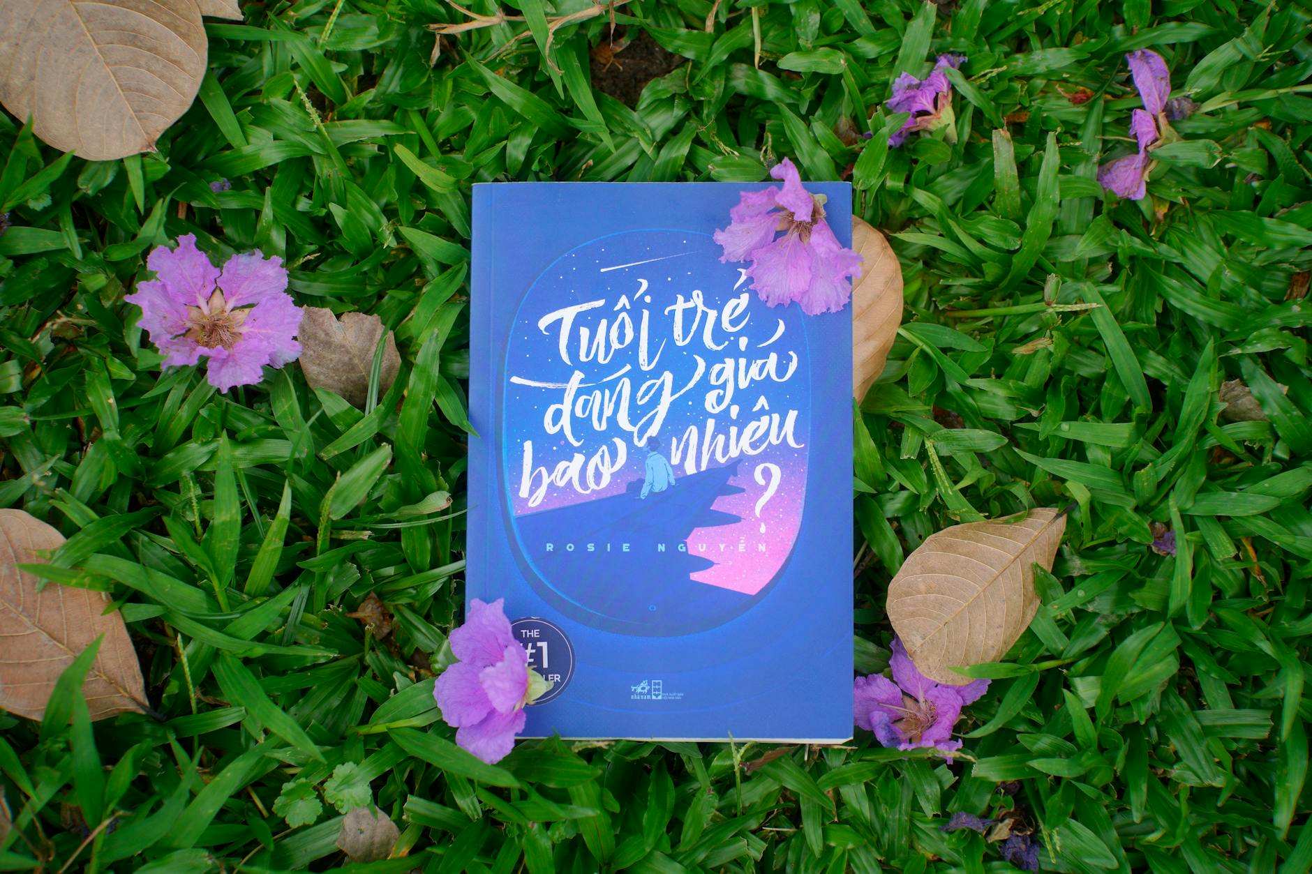 Cover buku custom dengan desain unik, warna cerah, dan judul menonjol, cocok untuk hadiah pribadi.