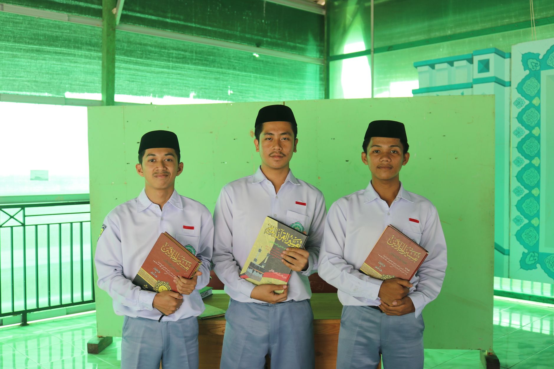 Peta interaktif kampus yang menampilkan lokasi gedung, fasilitas, dan rute jalan utama untuk memudahkan mahasiswa