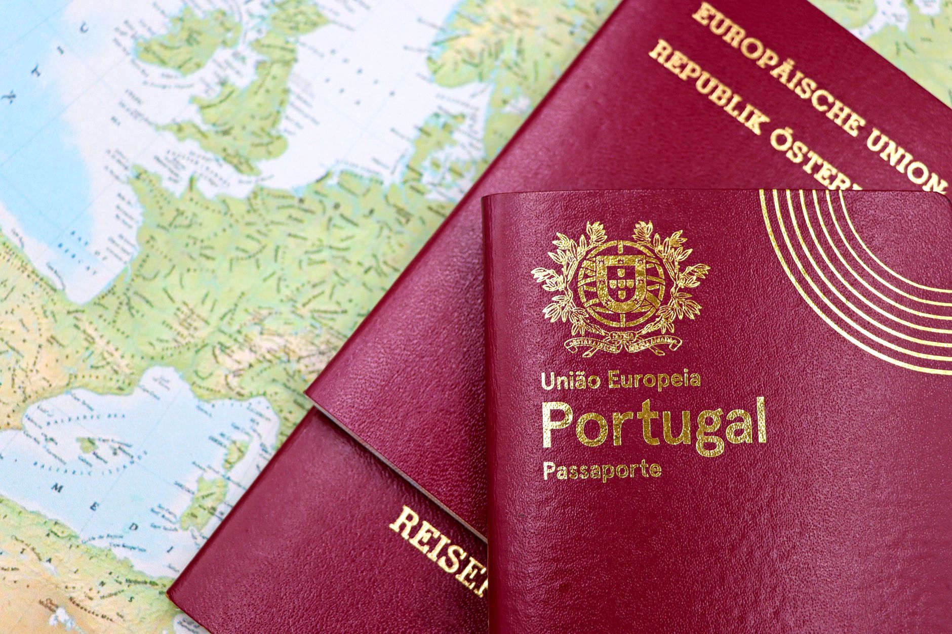 Produsen cover passport berkualitas tinggi dengan desain elegan dan bahan tahan lama